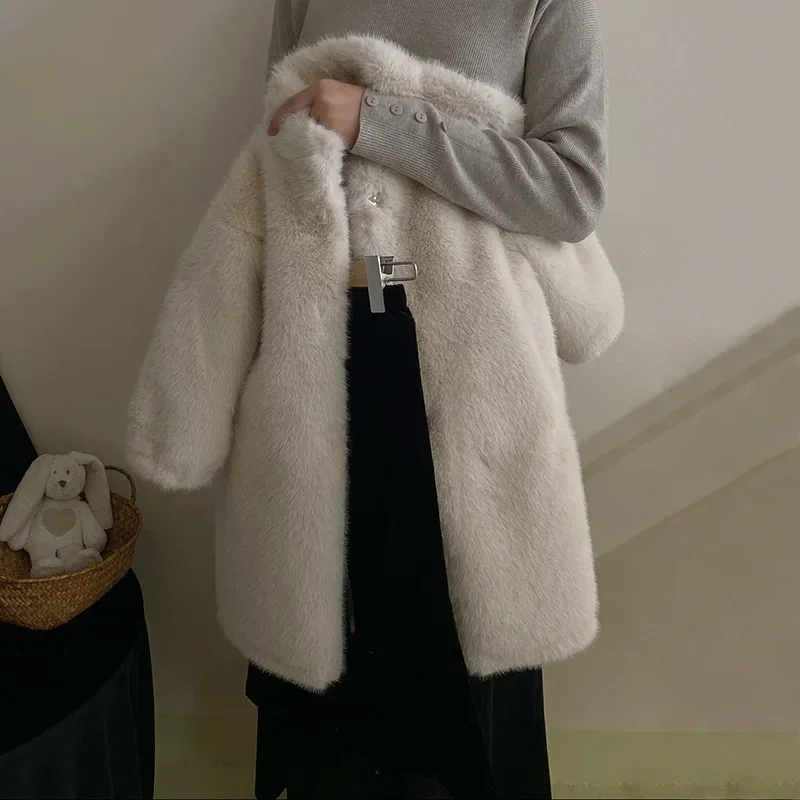 Детская одежда новинка 2023 зимнее плюшевое теплое меховое пальто универсальное