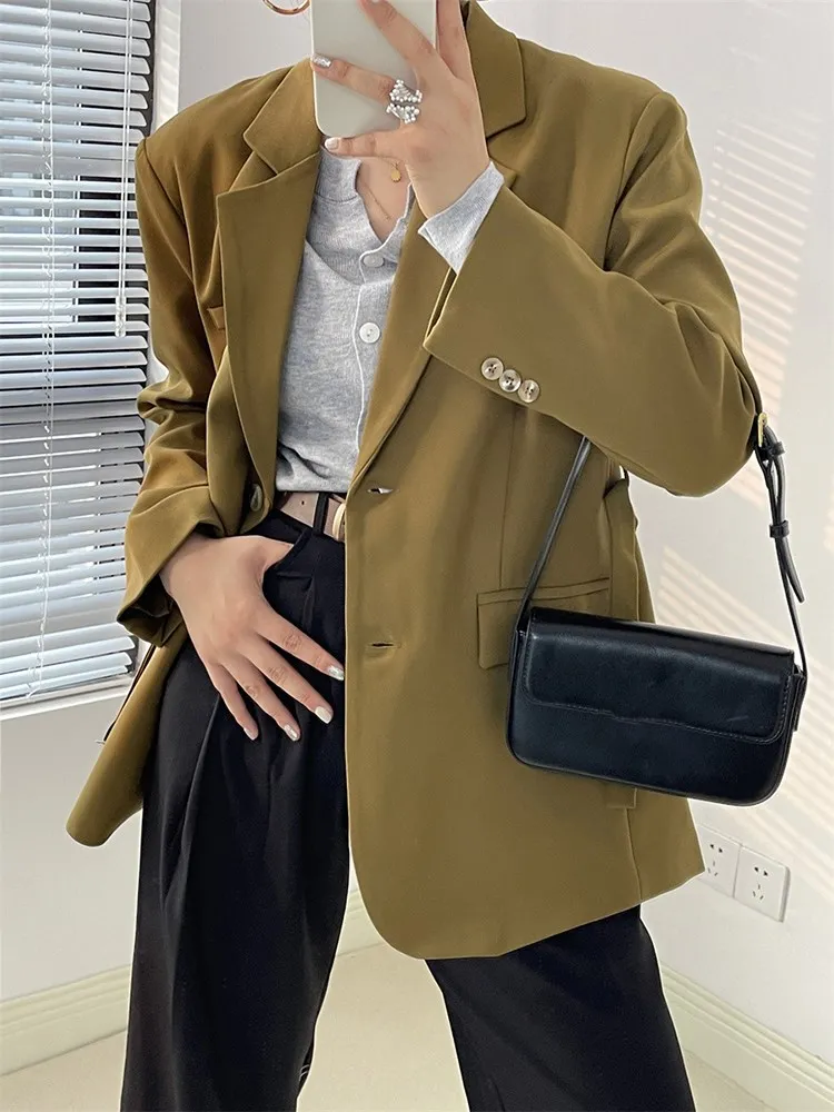 Рисунок 3 - Женский блейзер со шнуровкой