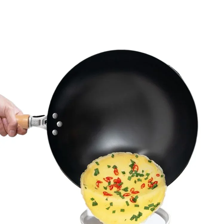 Żelazna patelnia do woków 32 cm smażenia woks i bez powlekanych chemikaliów chińska z płaskim dnem indukcji elektrycznej gazu