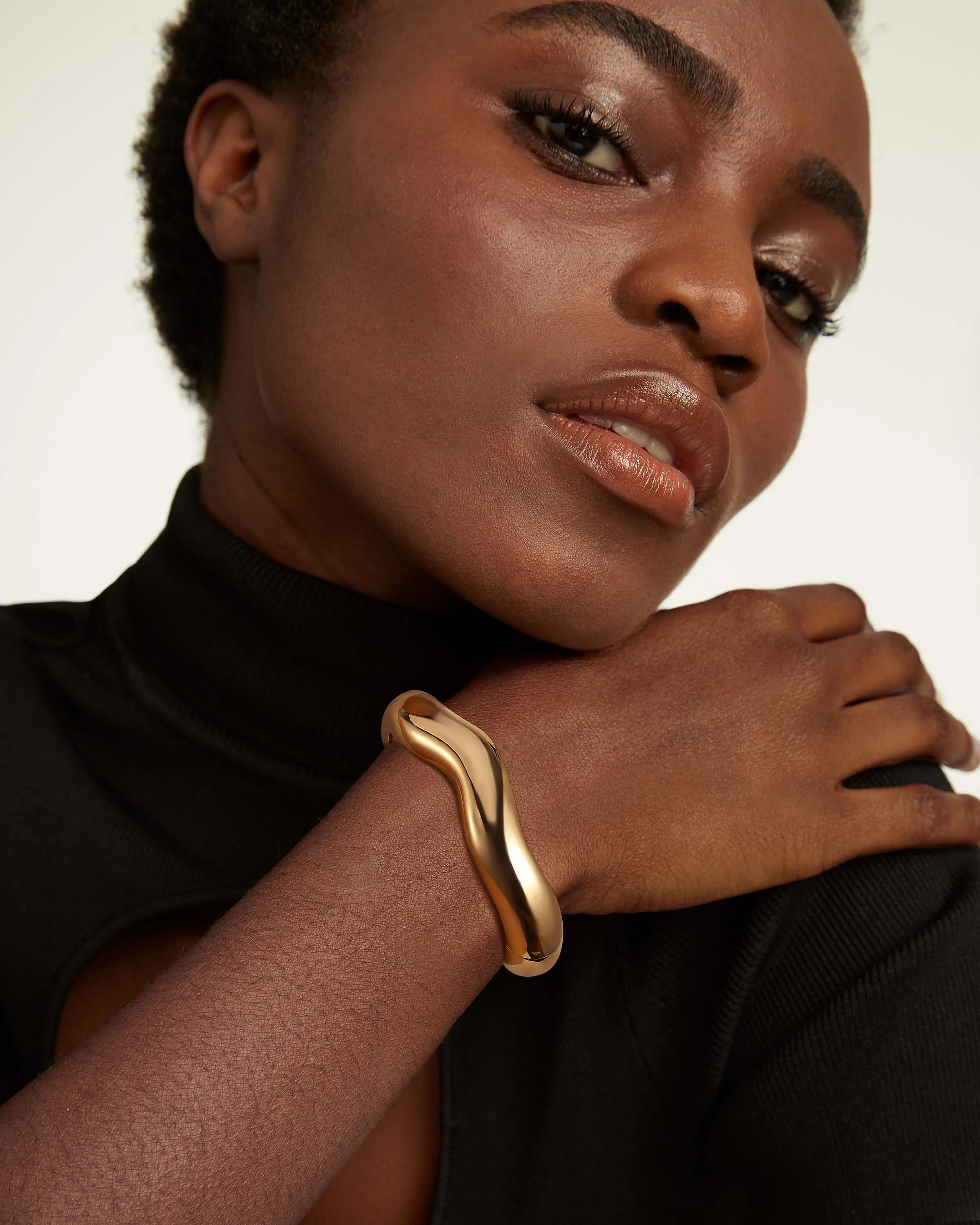 Массивные нестандартные широкие золотистые браслеты Badu для женщин модные