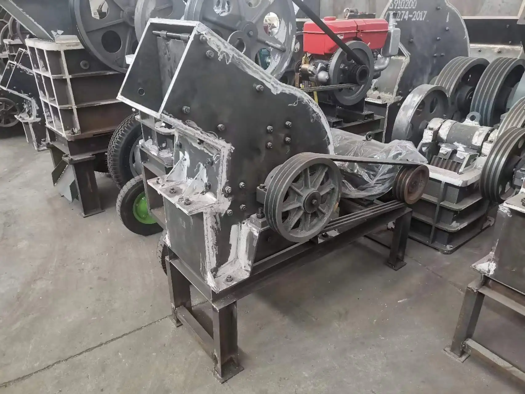 Оборудование для горных работ мини-молоток каменной почвы модель ПК 200*300 mobile