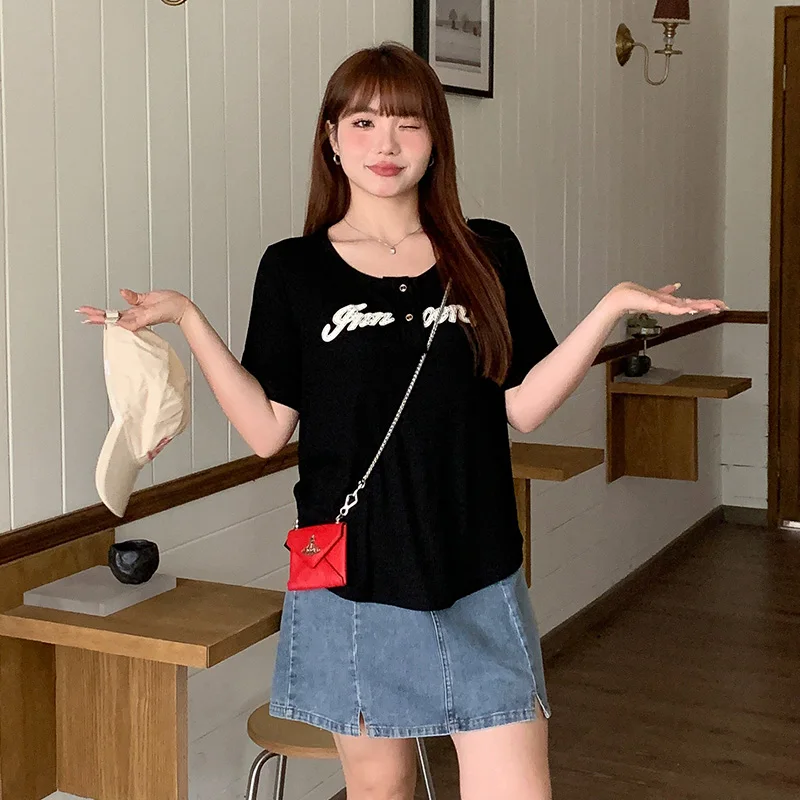 Женская короткая трикотажная рубашка с принтом большие размеры