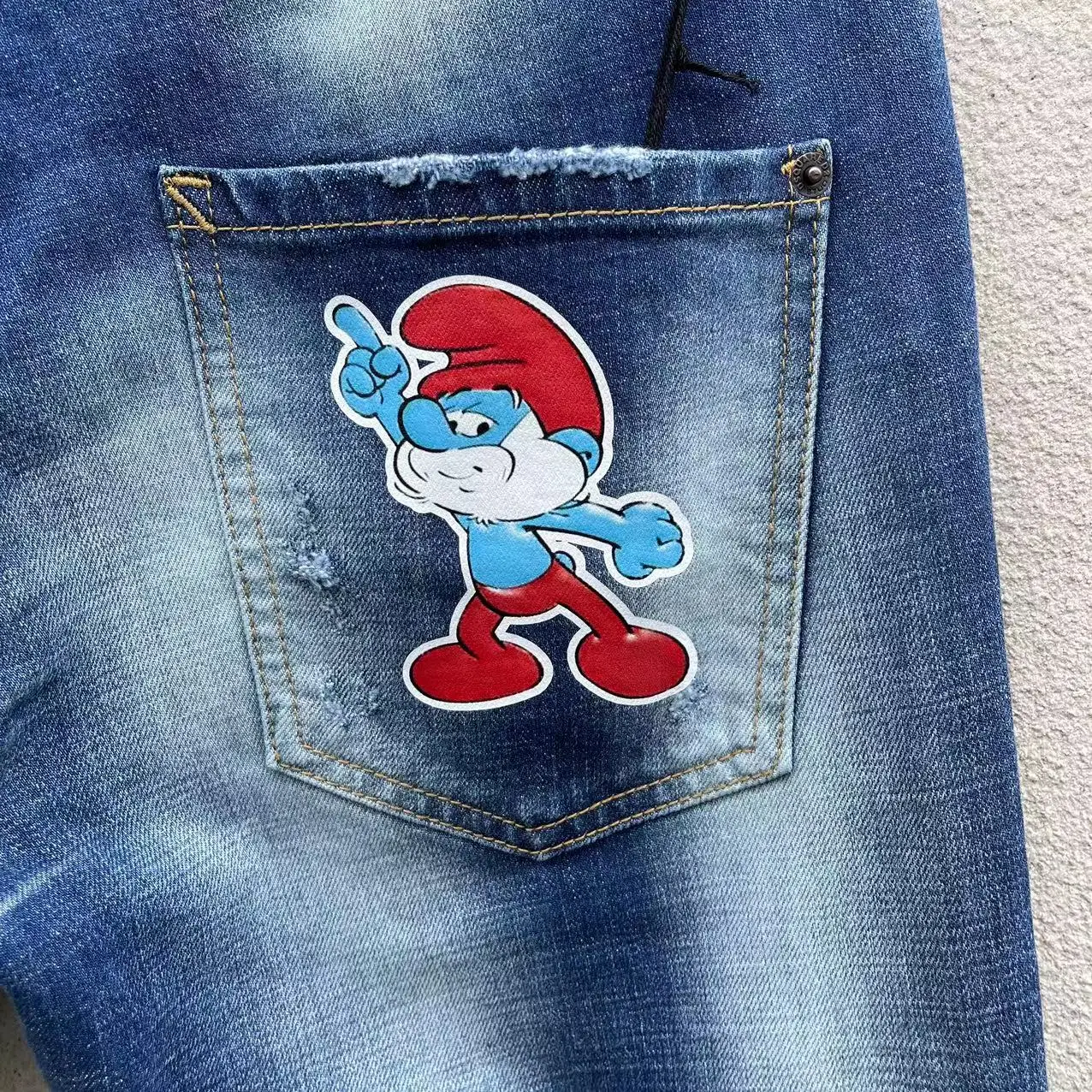 2023 Spring and Autumn New D2 Jeans Fashion Men's Water Wash Worn Hole Patch Paint Micro Elastic Embroidery Straight Tube Blue