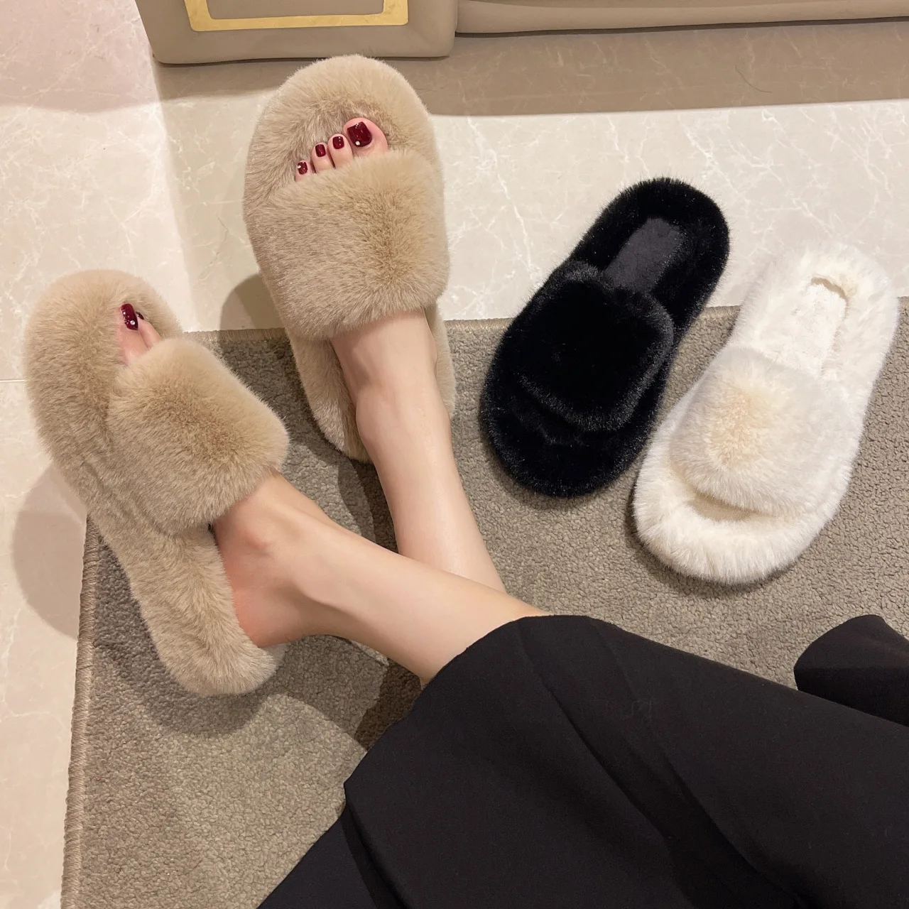 

Classic Design Women Plush Slippers Winter Furry Slippers Fluffy Faux Fur Home Slides Flat Indoor Floor Shoes Ladies Flip Flops