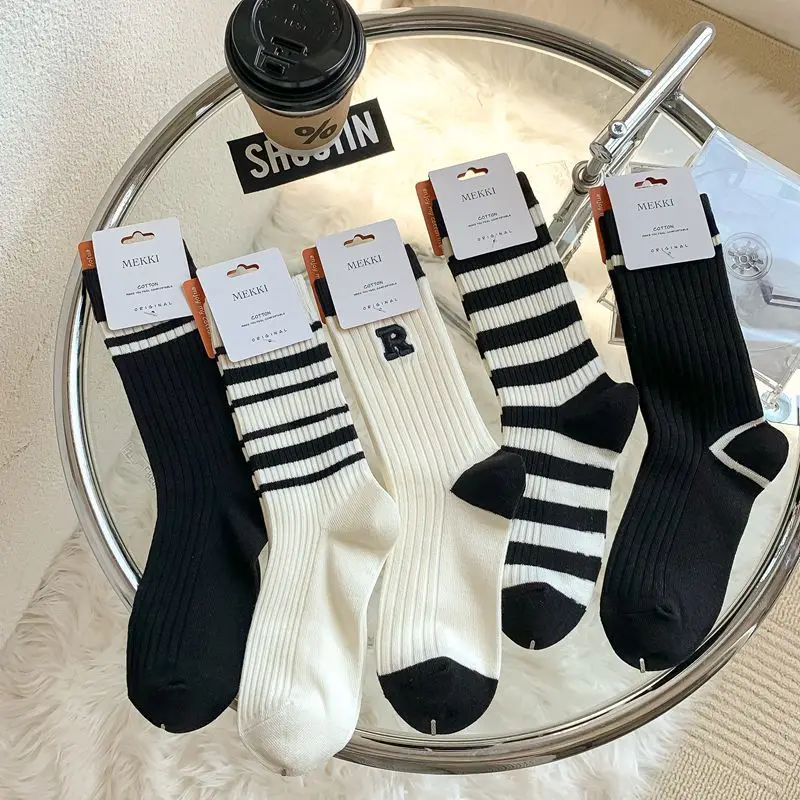 

Simple Socks Black and White Striped Letter Embroidery Casual Wild Breathable Sports Socks Women