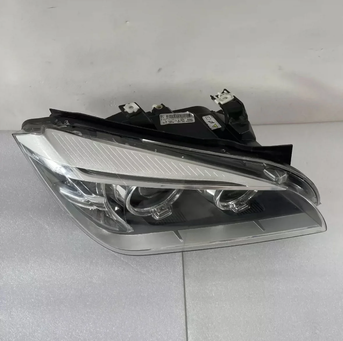 Для BMW X1 E84 ксеноновая фара без адаптивной функции европейская версия 2013-2016 сборка