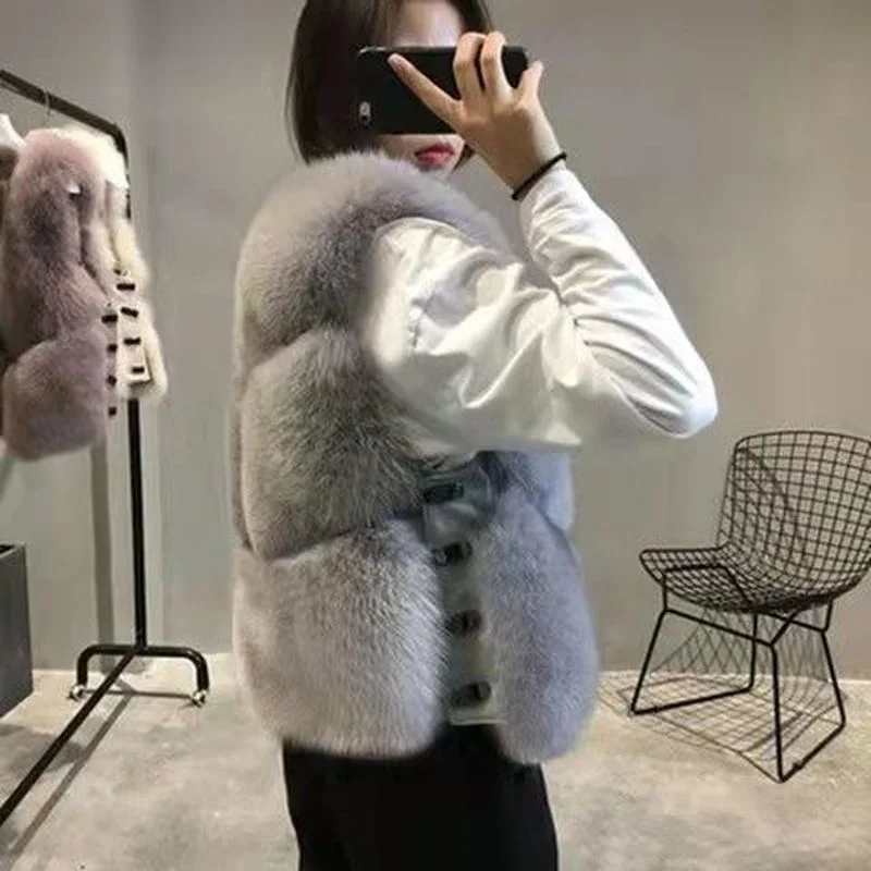 Женский зимний меховой жилет однотонный шикарный короткий без рукавов с боковой