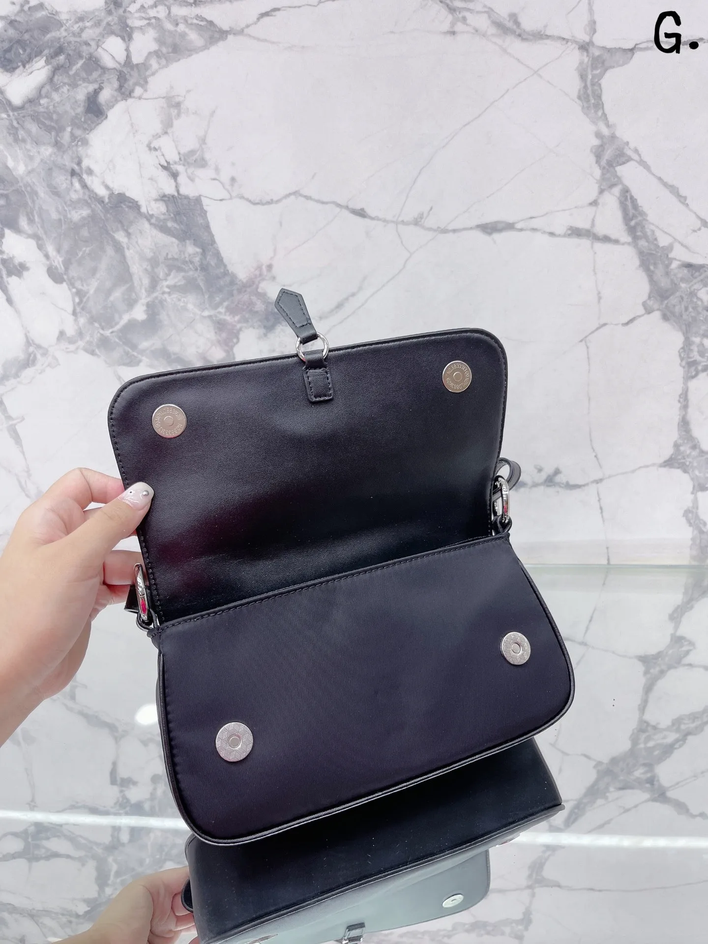 New Korean leather small bag chain small square bag mobile phone bag single shoulder diagonal cross bag retro simple small bag