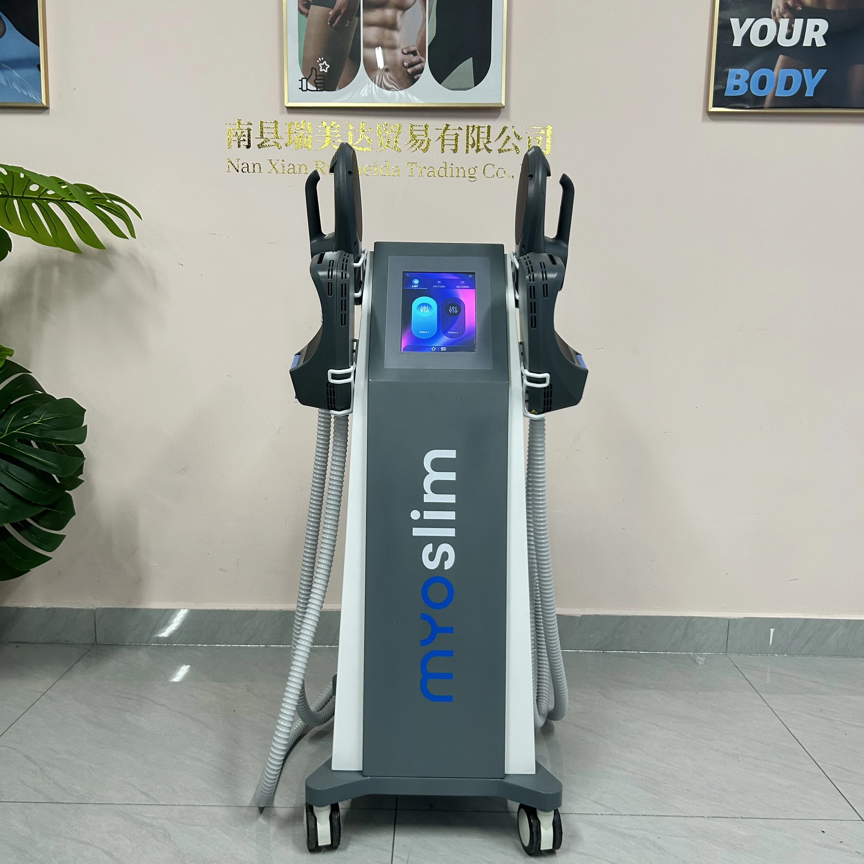 Фото Профессиональный аппарат MYOslim RF 6500W 15T для коррекции фигуры и стимуляции мышц EMS №3