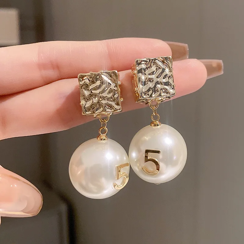 

Korean New Fashion Number Big Pearl Ball Drop Earrings For Women Fashion Jewelry Statement Earings Party Accessories Gifts