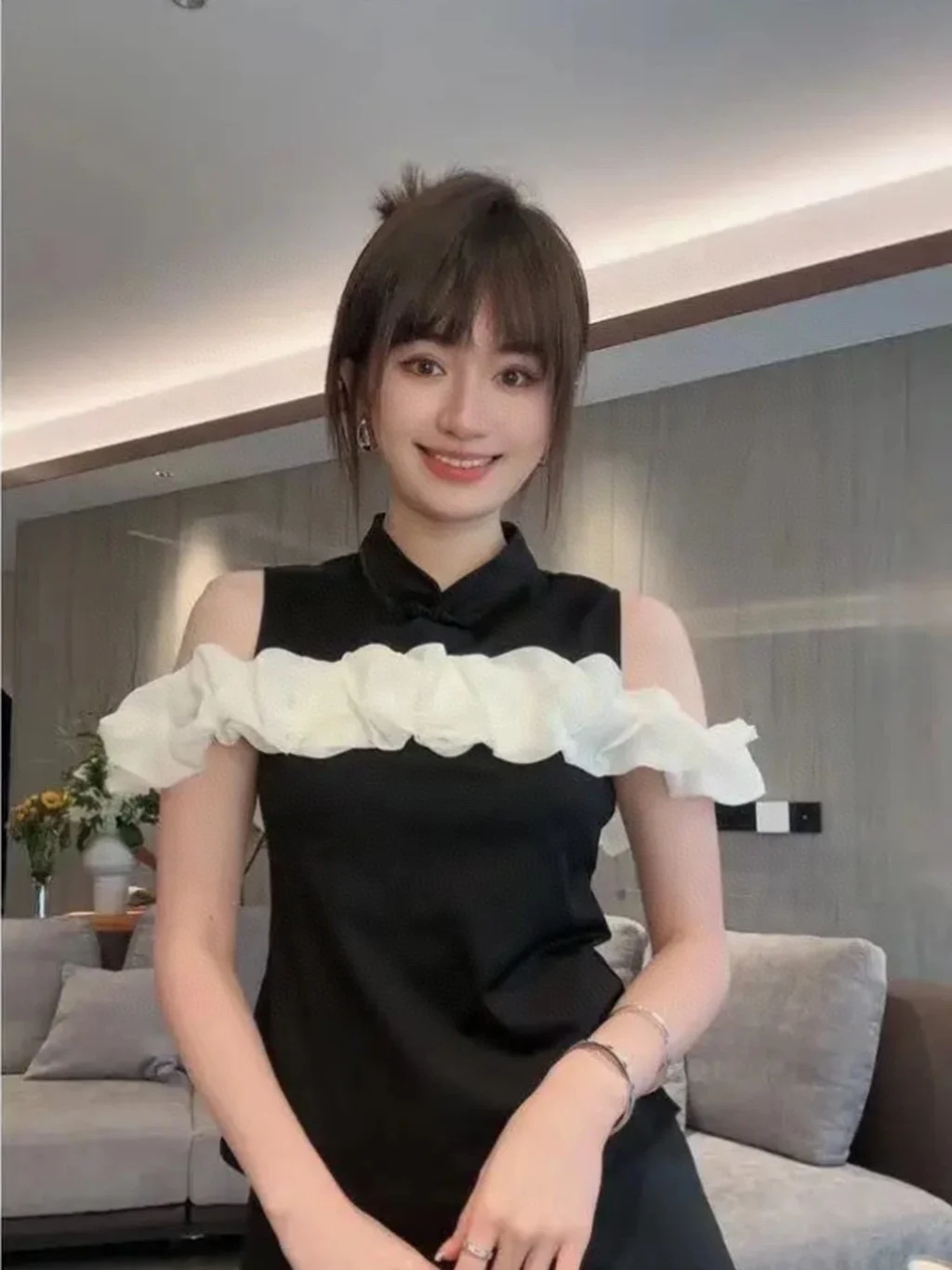 

2023 Spring/Summer Fashion New Women's Clothing Off-shoulder blouse 0704