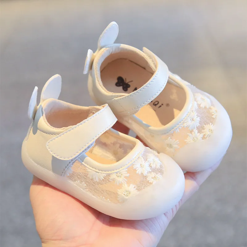 

Toddler Shoes Girl Transparent Sandals Embroidered Flower Shoes Rabbit Sandals Children's Summer Slippers Soft Sole Flat Shoes