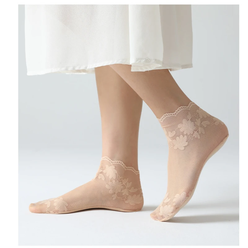Lolita Women Invisible Lace Socks Thin Female Lace Boat Socks Hollow Non-Slip Shallow Solid Color Transparent Socks Ladies Sock