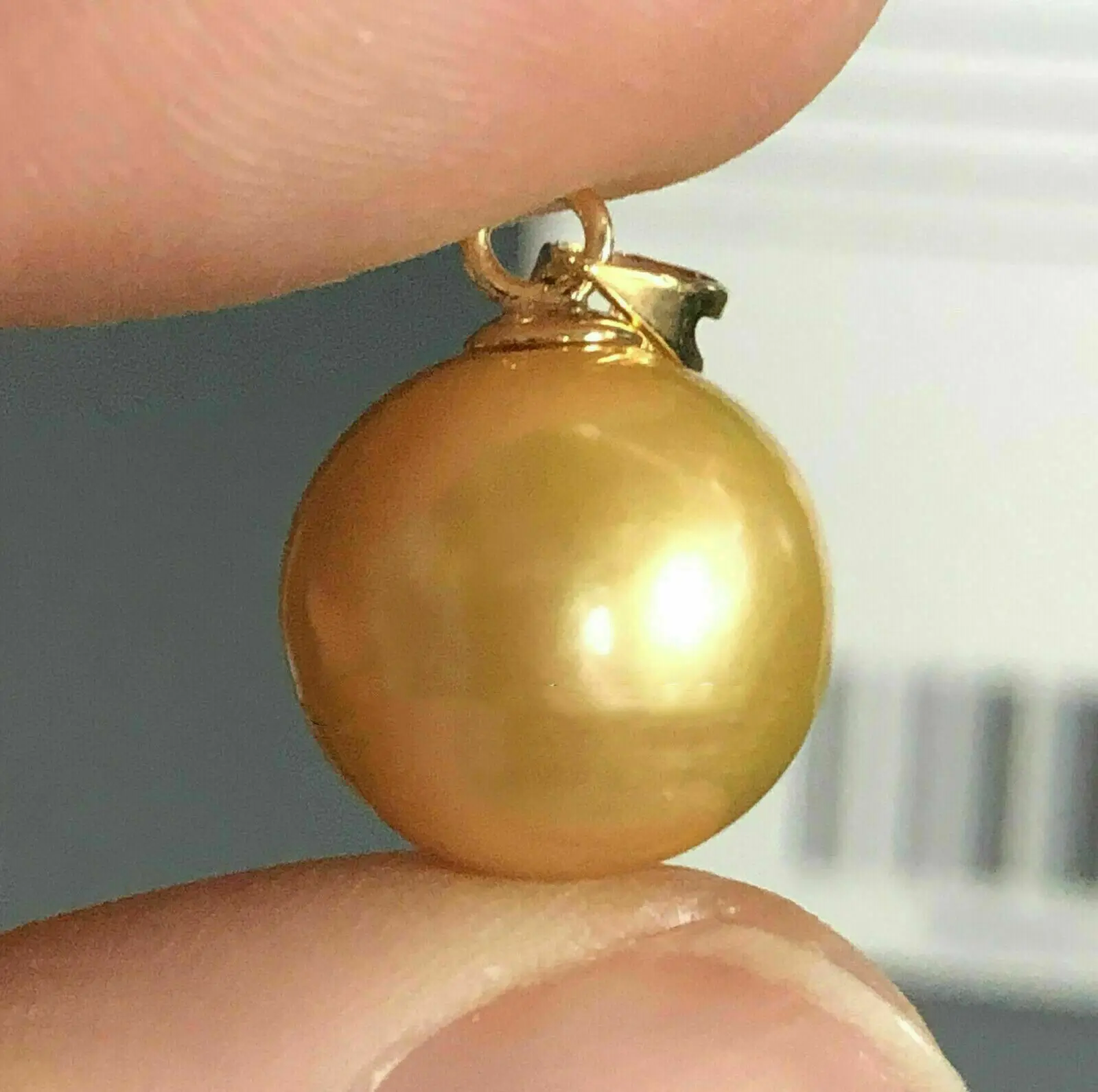 Huge AAAA 11-12mm natural south sea golden round pearl pendant 14kp  Yellow gold