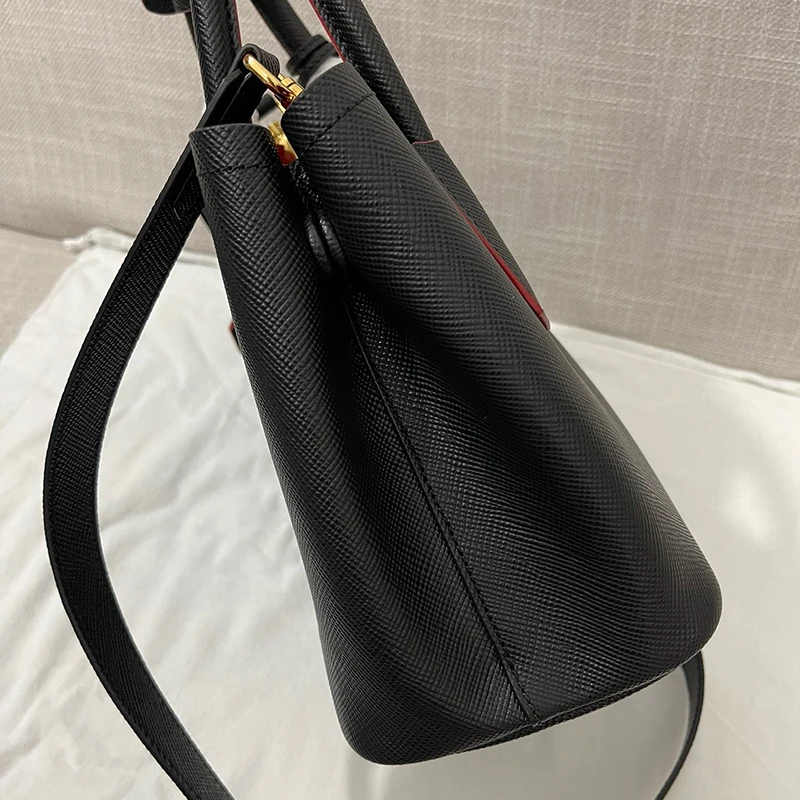 Рисунок 5 - Женская сумка, вместительная сумка-тоут