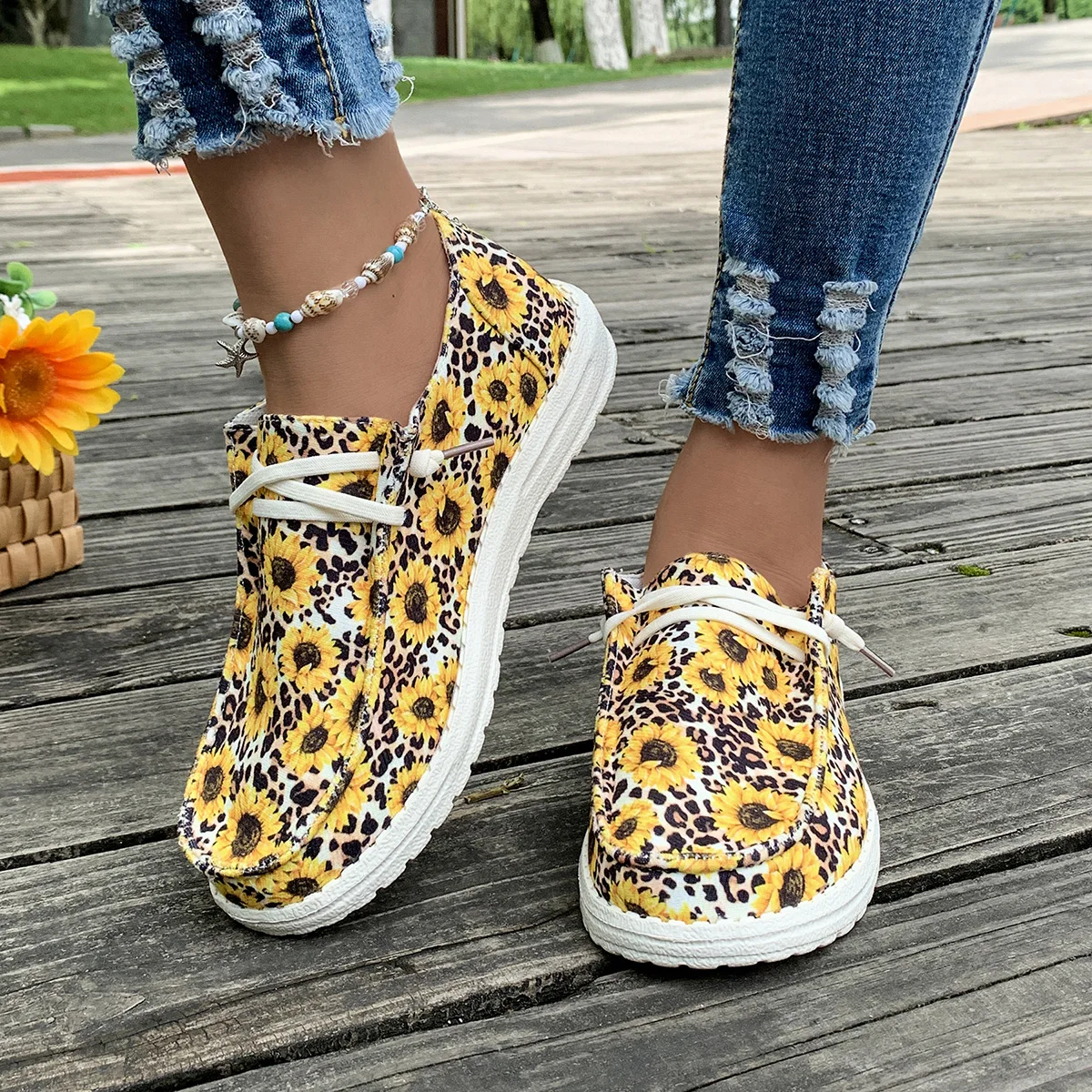 

Women Shoes Sneakers Canvas Flats Large Size Women Fashion Vulcanize Shoes Summer Flats Mujer Casual Shoes