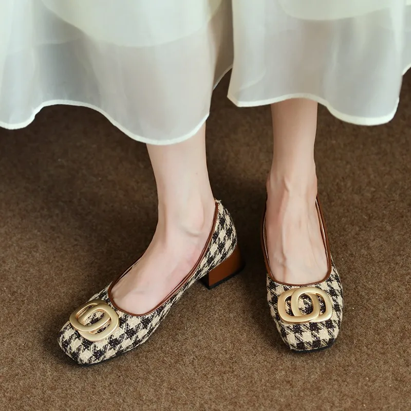 Женские туфли с узором гусиные лапки классические на толстом каблуке