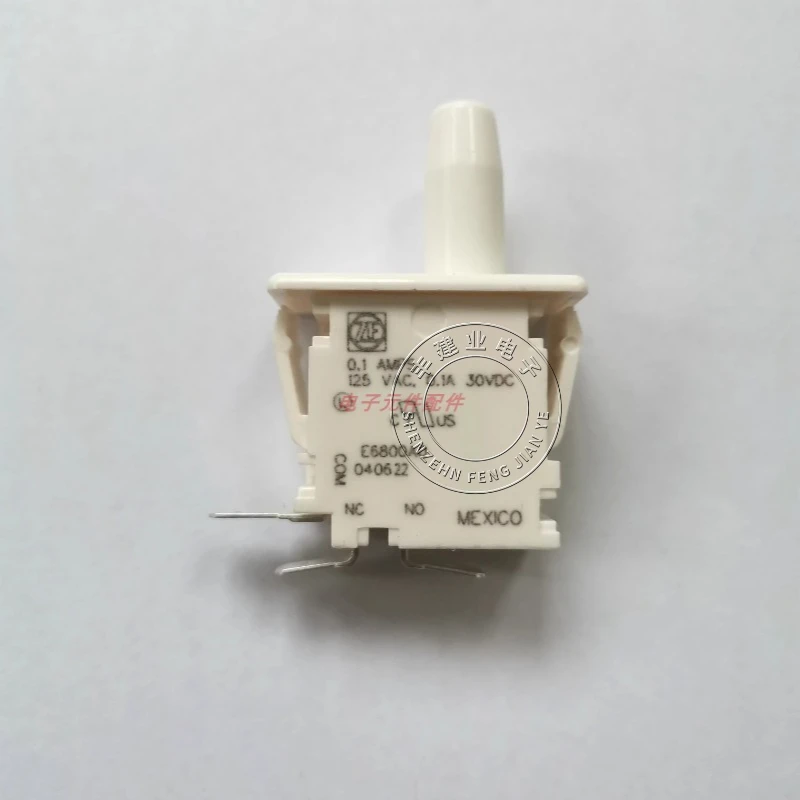 

E6800A0/E6830A0 оригинальный ZF/CHERRY Door Switch F68/E68-00A/0.1A