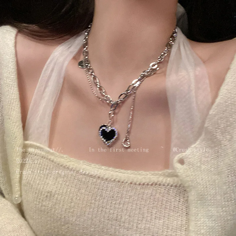 

2022 Young Luxury Zircon Black Love Stitching Necklace Feminine Niche Design Clavicle Chain Sweet and Cool Wind Titanium Steel