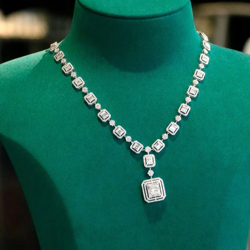 Рисунок 2 - Ожерелье из белого золота 18 К