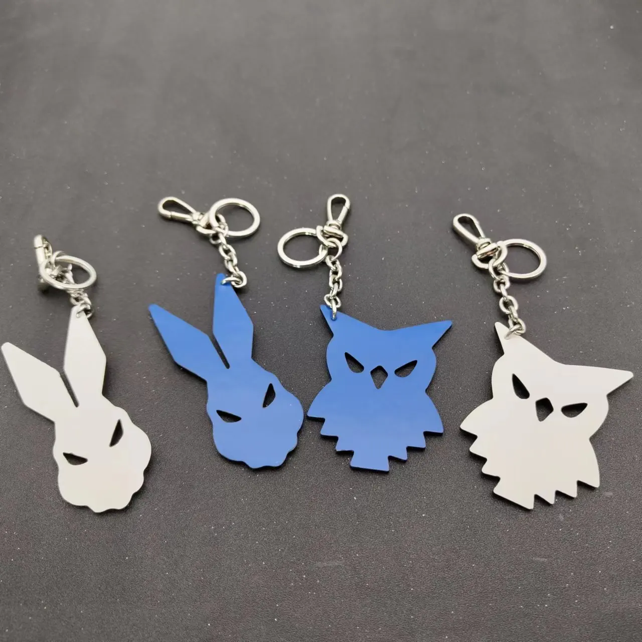 

Maison Margiela Key Chain Fashion MM6 23FW Top Layer Cowhide Cartoon Two-color Pendant Personalized Hanging Waist Jewelry Joyas