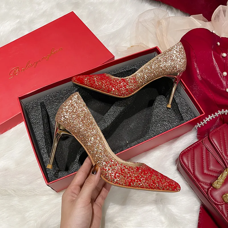 Женские свадебные туфли красные с блестками на высоком тонком каблуке - купить по