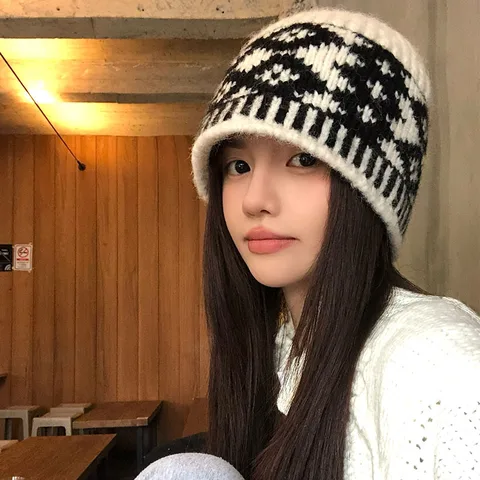 Женская шерстяная панама