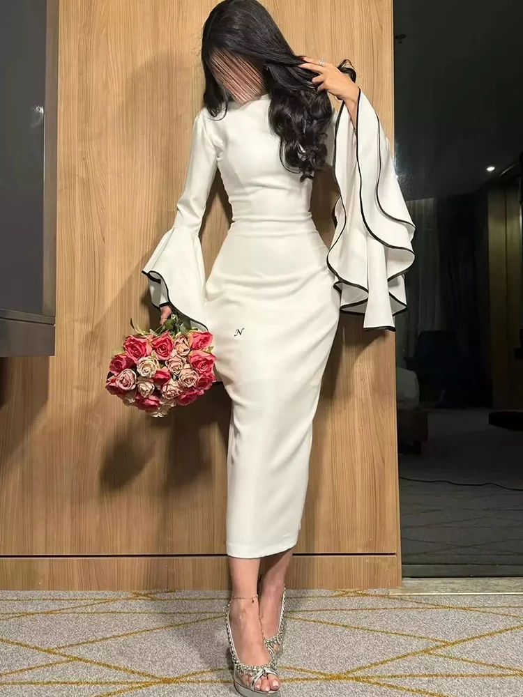 Женское платье с юбкой годе круглым вырезом и рукавом-колоколом