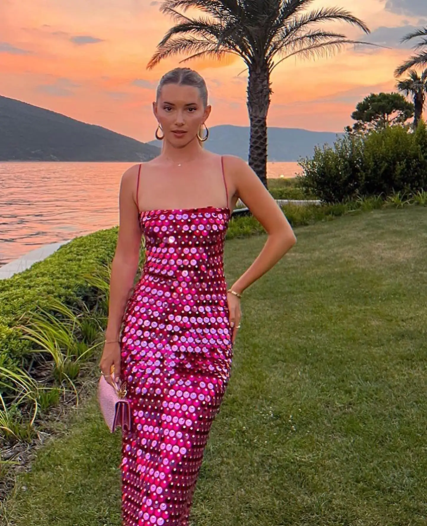 Женское платье на бретелях-спагетти розовое/красное/Белое вечернее знаменитости