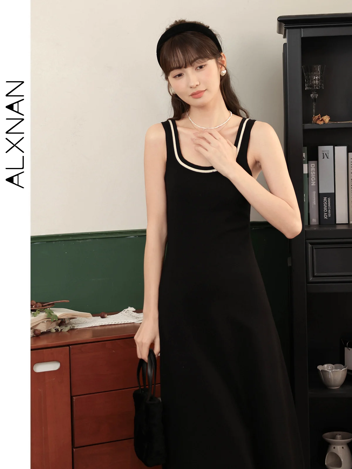 ALXNAN черное платье-майка без рукавов во французском стиле женское платье 2024