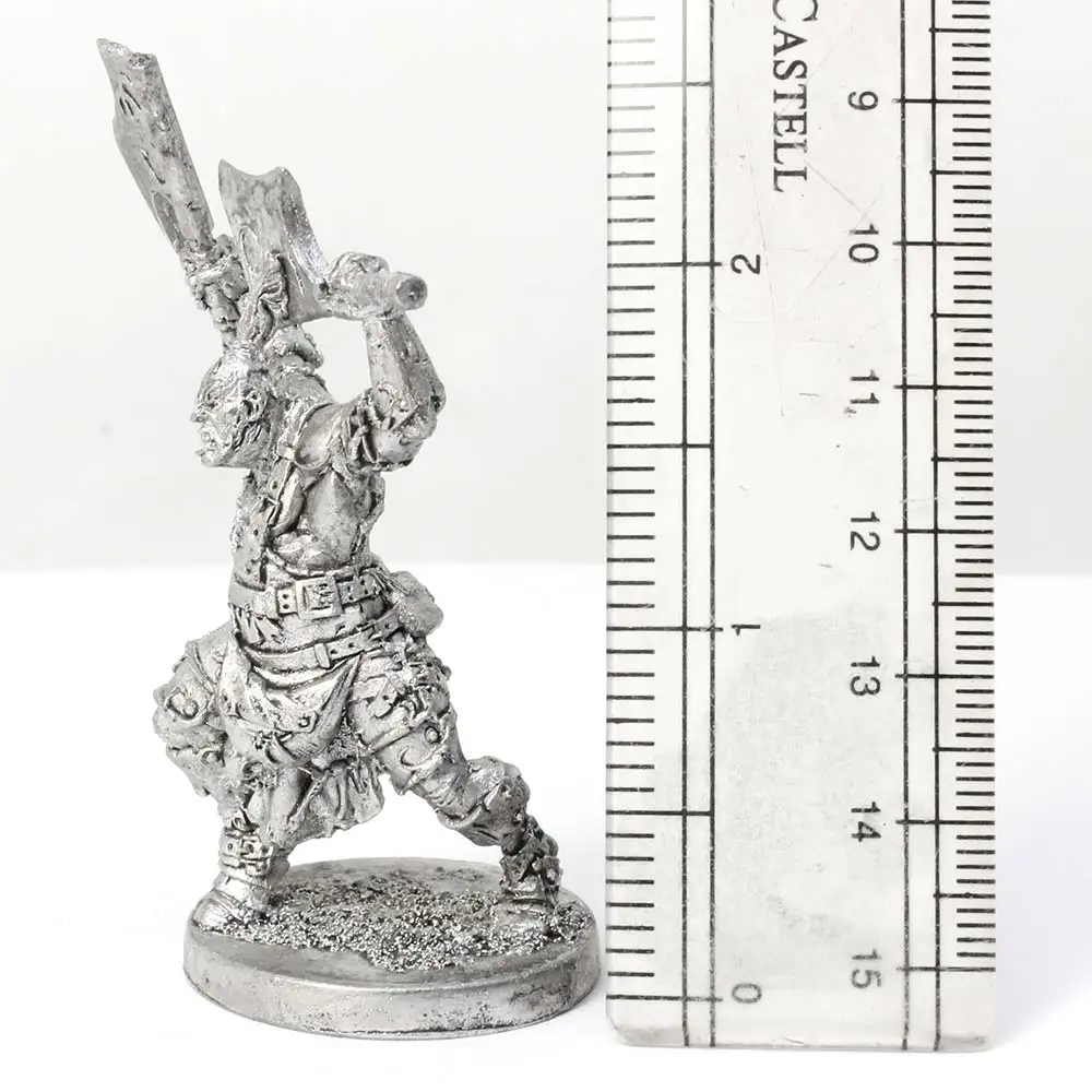 Варвар - оловянный солдатик фигурка 40 мм Fa05