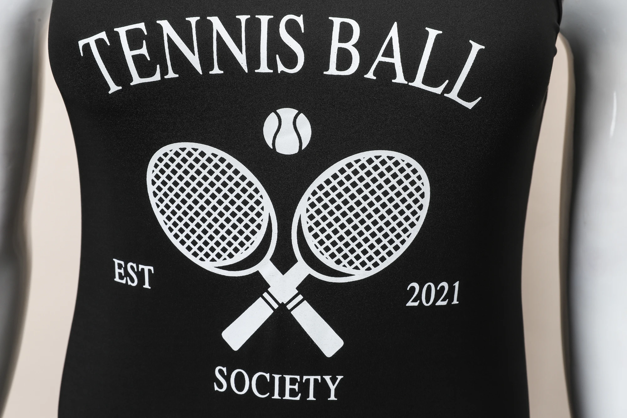 Рисунок 5 - Тонкое летнее платье на бретельках с открытой спиной