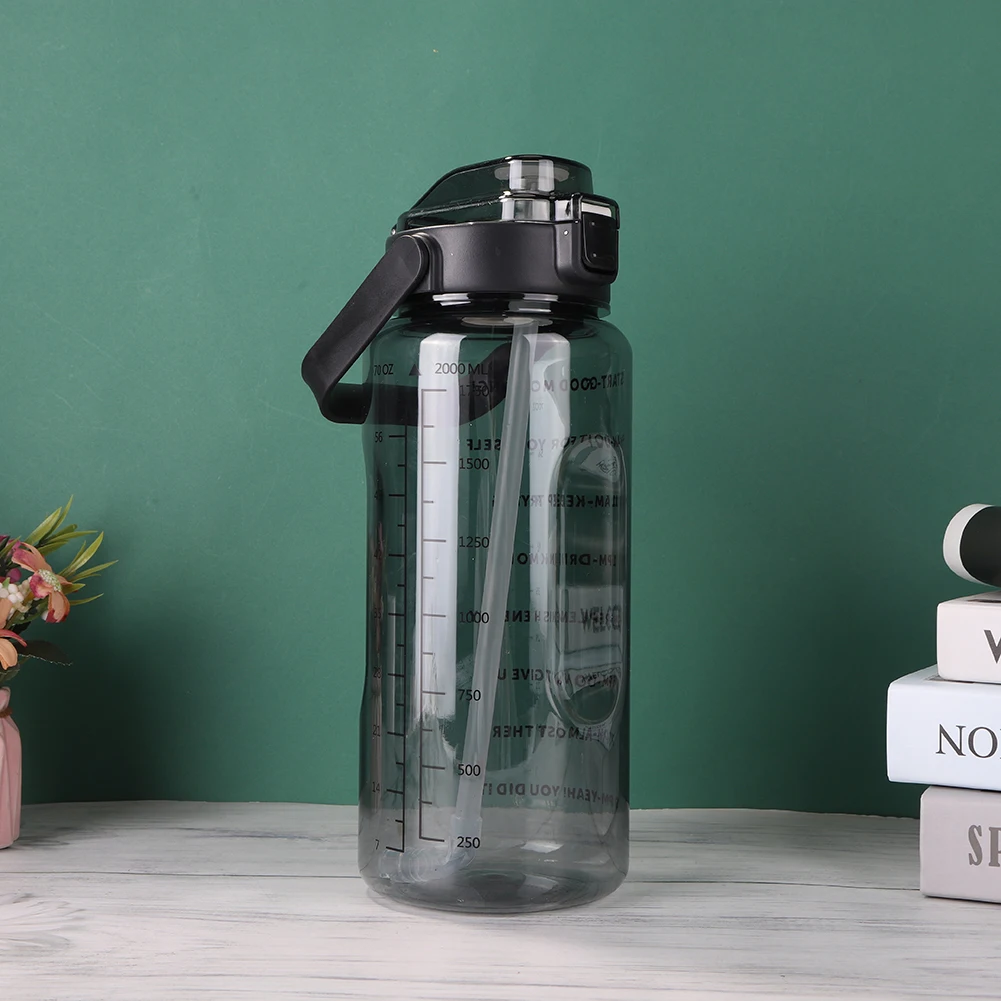 

Спортивная бутылка для воды с соломинкой, 2 л, портативные вместительные бутылки для воды, велосипедная чашка для фитнеса, летний кувшин для ...