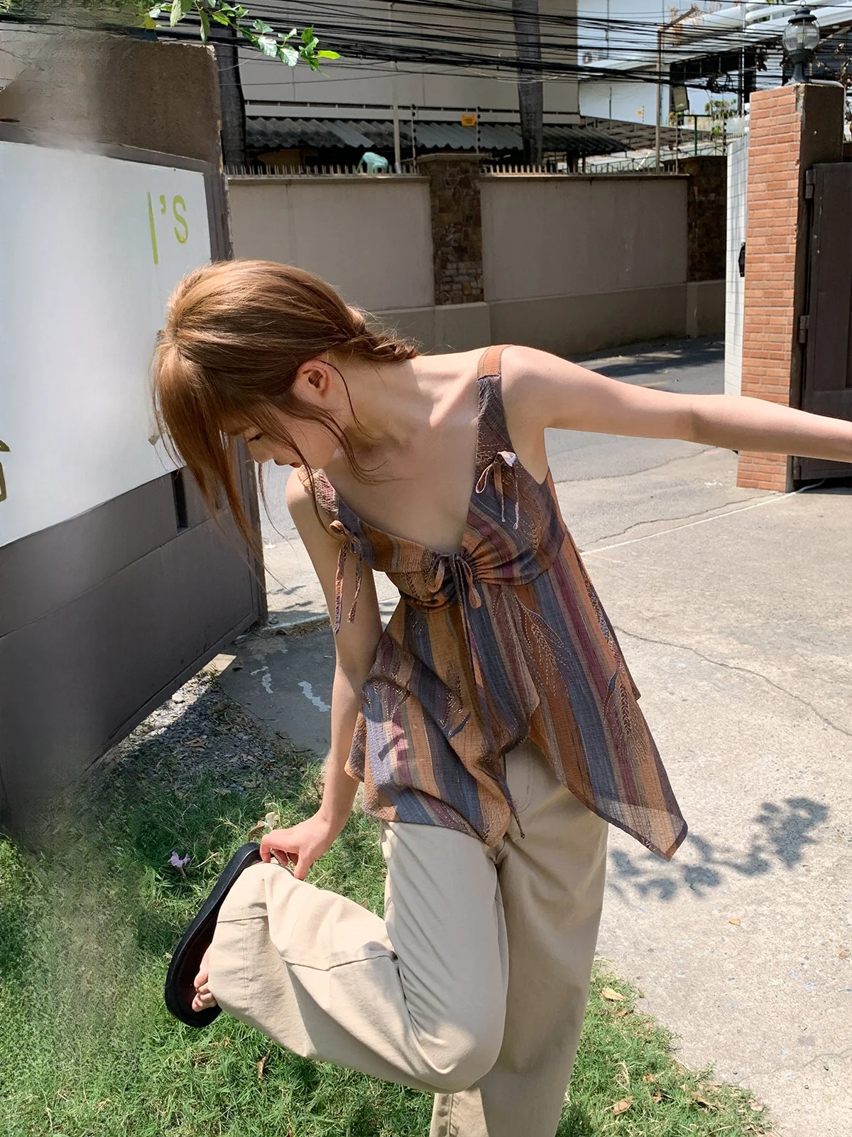 Женская майка на бретельках Hello Kanong Design Sense Holiday лето 2024 новый шикарный топ