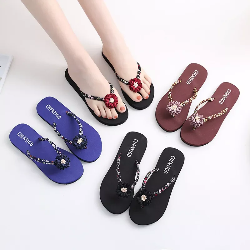 

2022NEW the new web celebrity summer flip-flops ladies fashion lam flower wholesale sandals, beach shoes, slippers