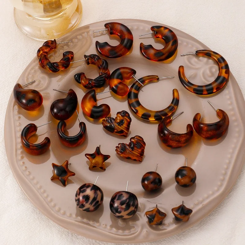 Акриловые серьги-гвоздики с леопардовым принтом круглые со звездой и луной для