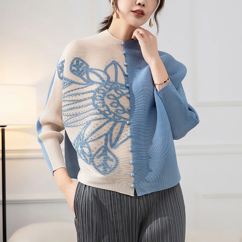 

Jackets For Women 40-75kg 2022 New Stand Collar Batwing Sleeves Single Breasted Stretch Loose Miyake Pleated Short Cardigans