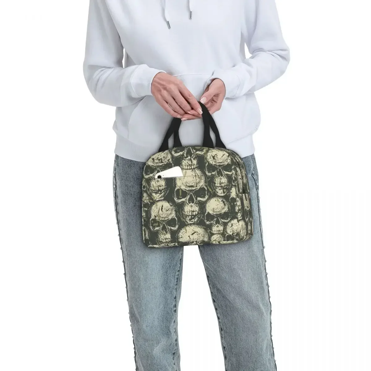 Сумка для ланча в стиле гранж с изображением зловещих черепов
