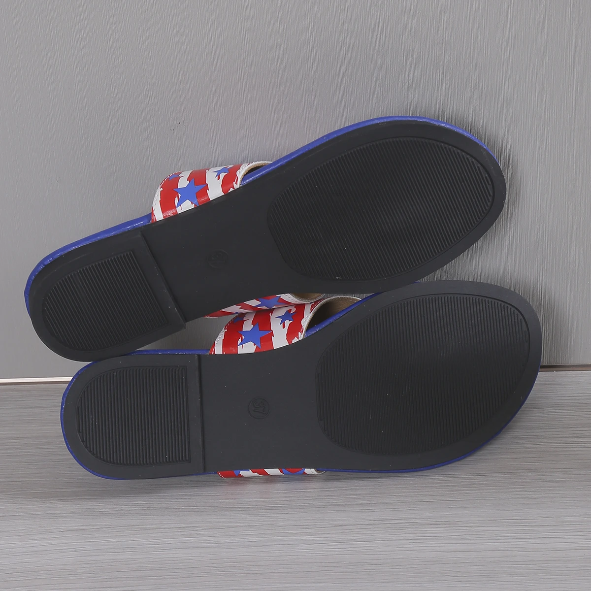 Women's New Summer Flip-flops Flag Logo Sexy Fashion Beach Slippers Flip Flops Women Senior Designer Design Size 43