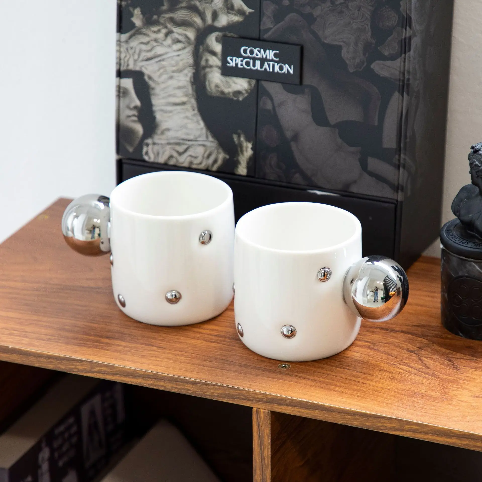 

Новая креативная керамическая кофейная кружка уникального дизайна с серебряной планетой, персонализированные парные чашки ручной работы, милая чашка для чая и молока, отличная идея для подарка