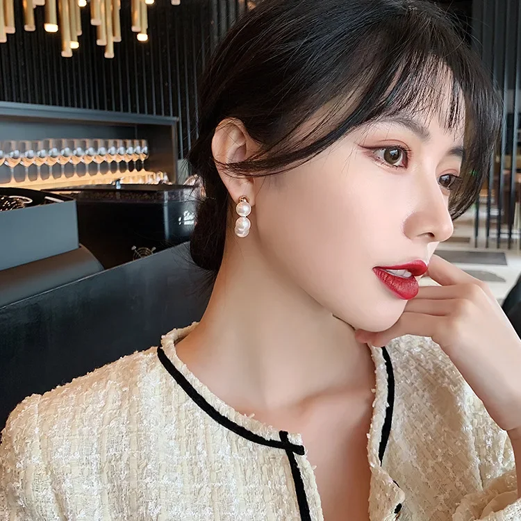 Женские серьги-гвоздики из серебра 925 пробы с жемчугом