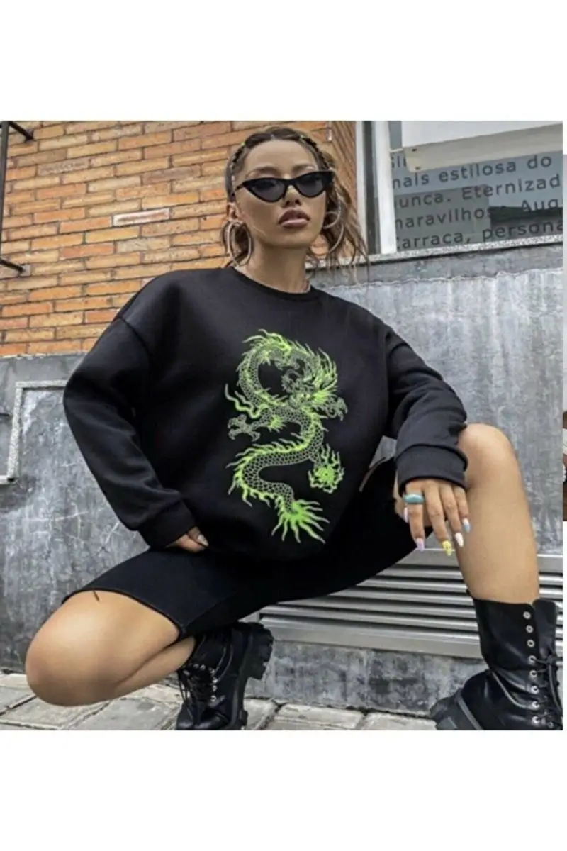 

Women black Oversize yellow dragon printed Sweatshirt