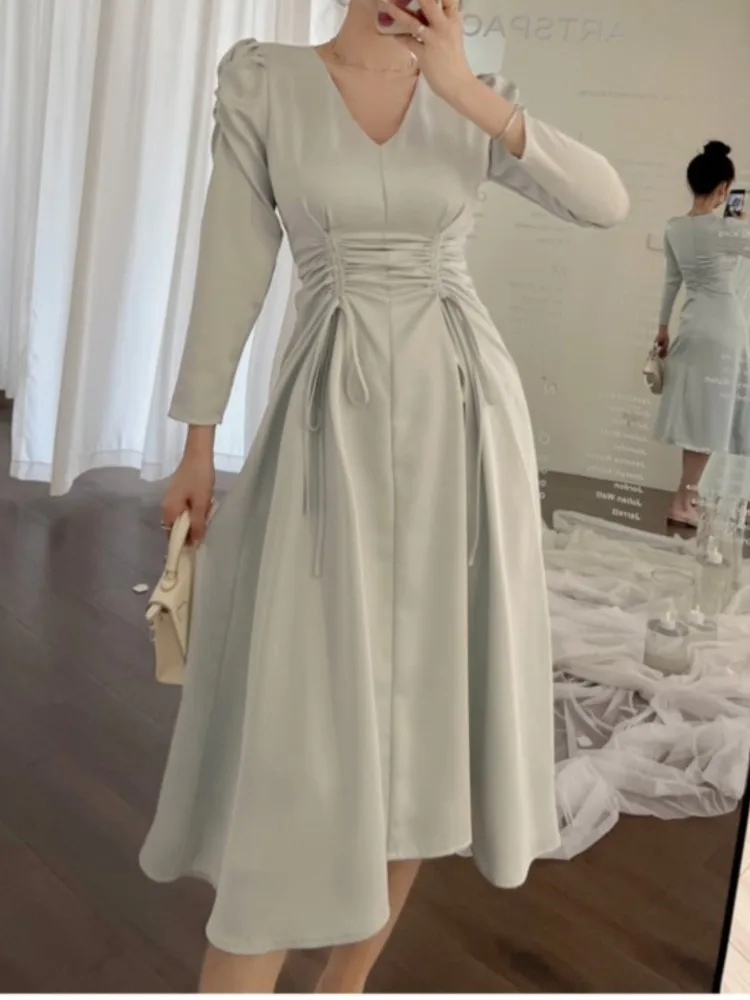 

Платье женское атласное средней длины, модное элегантное повседневвечерние и вечернее однотонное, а-силуэт, на шнуровке, в винтажном стиле, ...