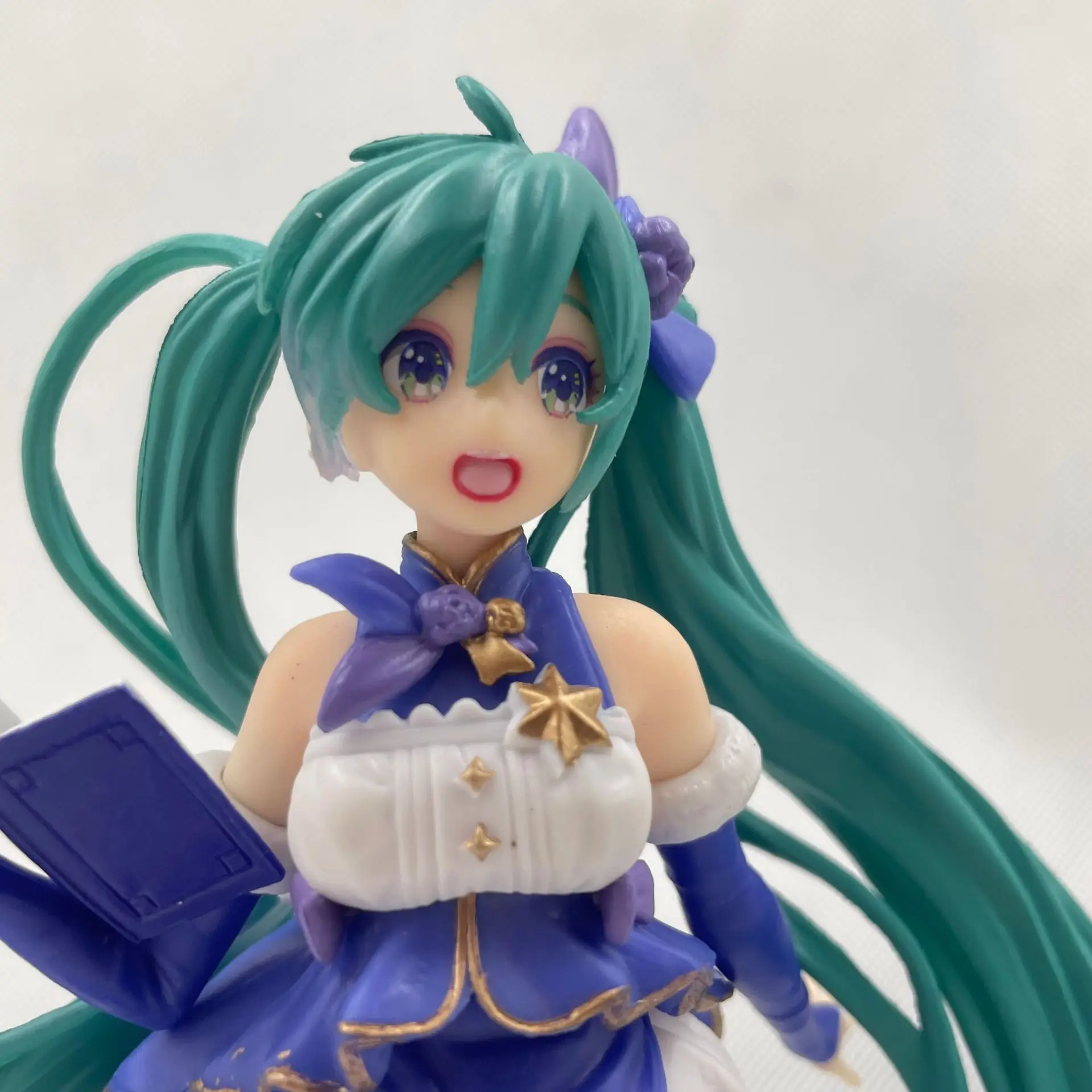 

New 18cm Hatsune Miku Dress Winter Clothes TAITO Four Seasons 3rd Dress Scenery Hand-made Ornament Model Toys Gifts for Kids