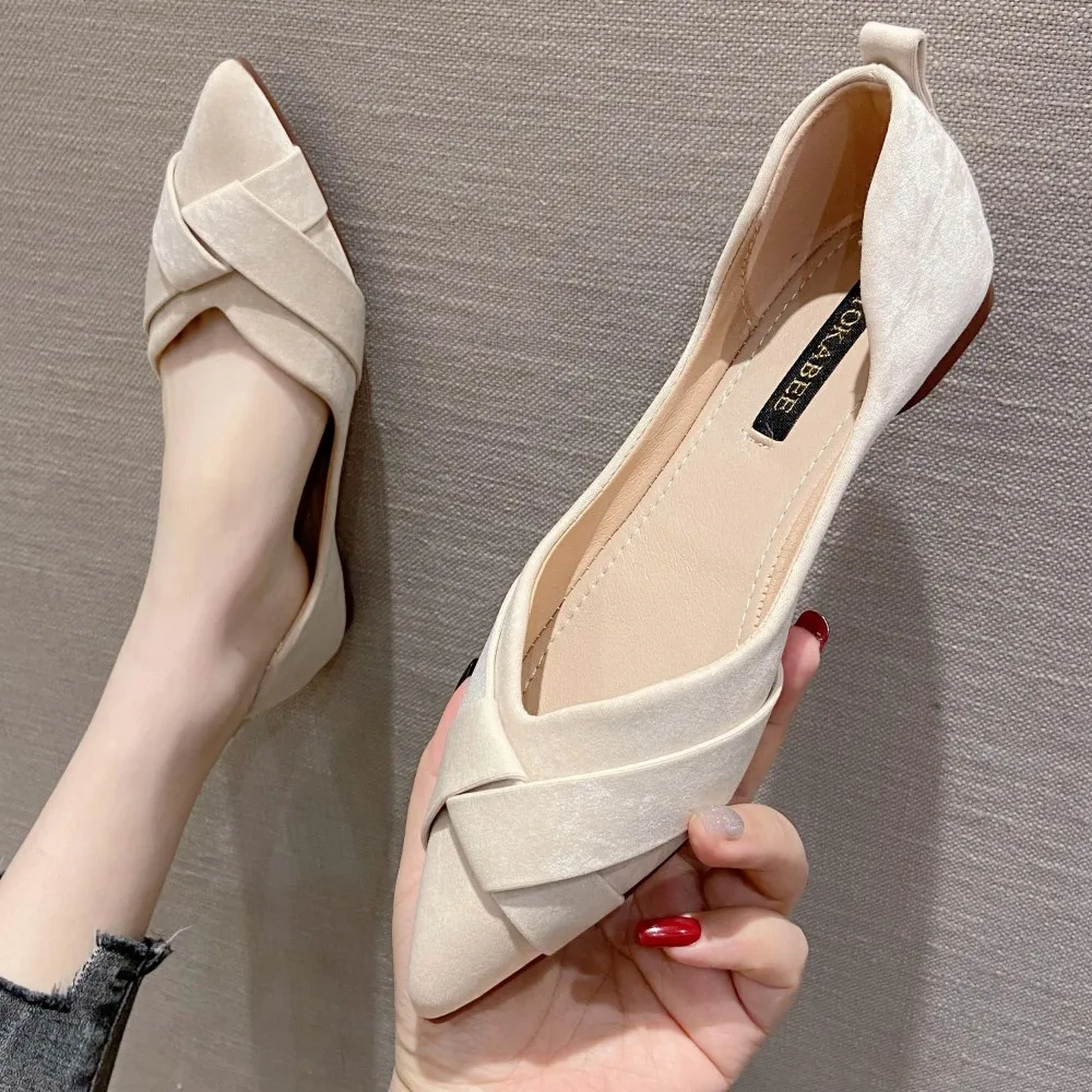 Womens Flat Shoes 2022 Fashion Brand Spring Summer Pointed Toe Casual Office Ladies Work Driving Single Shoes Footwear Red