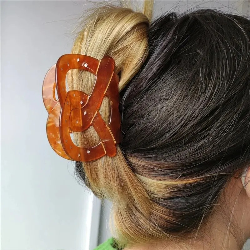 

Креативная Милая заколка для волос Muweordy в стиле ретро, заколка-краб для волос с печеньем и акулой для женщин, аксессуары для волос для девочек, заколка-краб, головной убор, новинка 2023