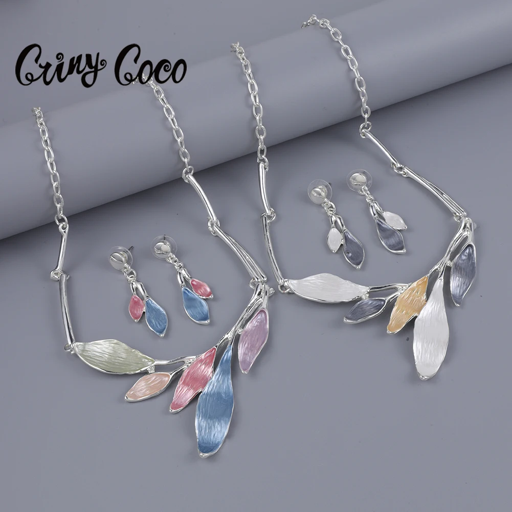 

Cring Coco Elegant Leaf Necklaces Trendy Accessories Chains New Designer Luxury Fashion Pendant Jewelry Necklace for Women 2023