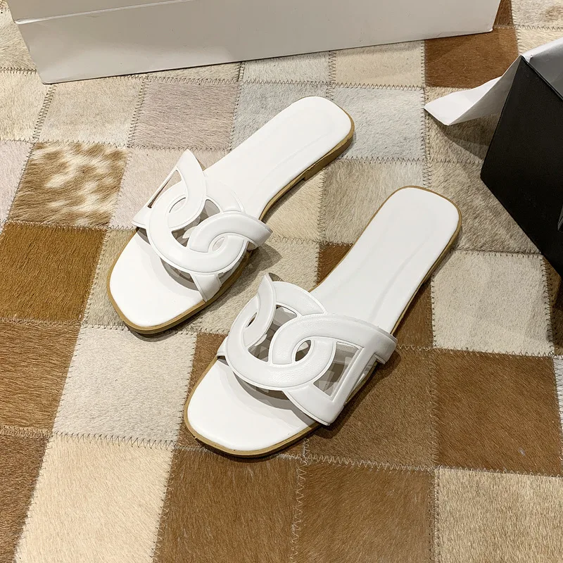 

Fashion Women's Slippers Comfortable Flat-bottomed Seaside Beach Shoes Women's Summer Candy Color Sandals and Slippers Women