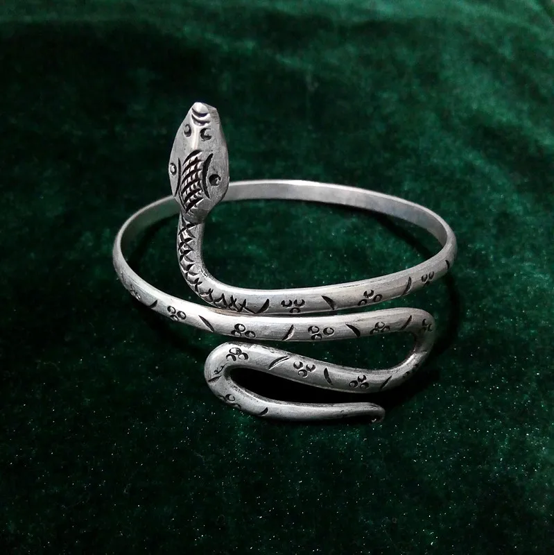 

charming Miao personalized jewelry handmade Miao silver armband dish Snake Bracelet