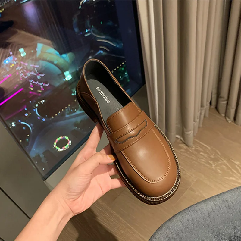 Ladies Flat Shoes  Loafers Patent Leather Solid Color Breathable  Non-Slip Soft Sole  Sneakers  Women